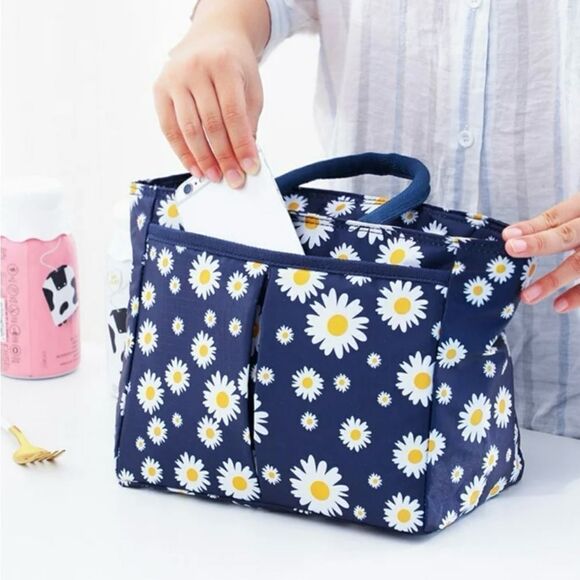 PREOWNED … Daisy Insulated Lunch Tote - Picture 2 of 9